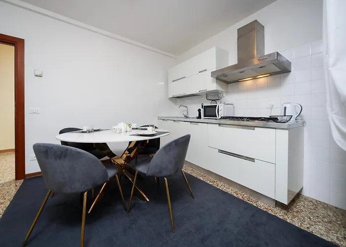 House 5286 Apartament *